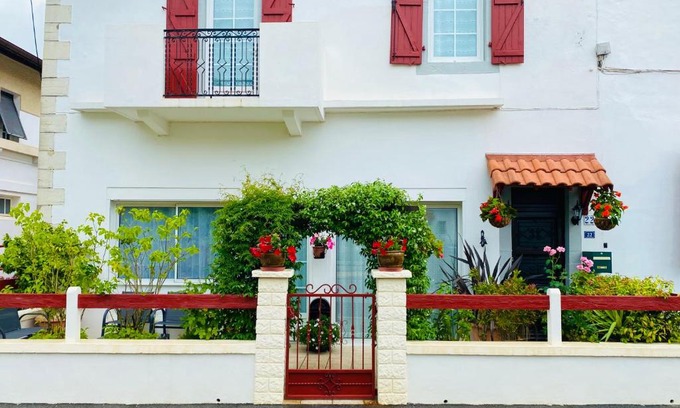 Saint-Palais Apartment | Appartement neuf et moderne