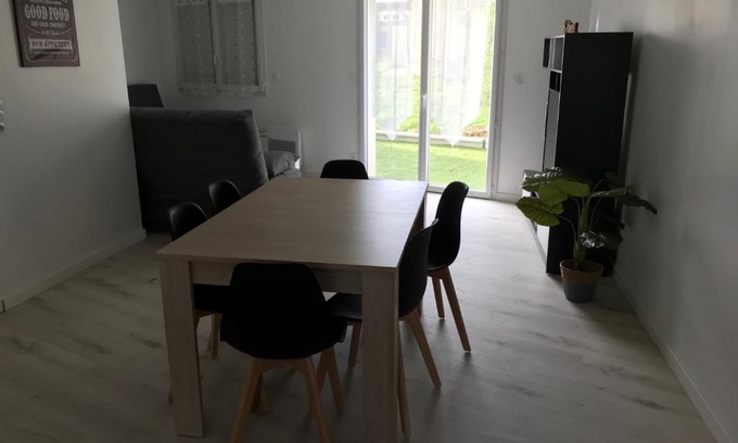 Savigne-lʼEveque Apartment | Appartement numéro 4 ou numéro 8