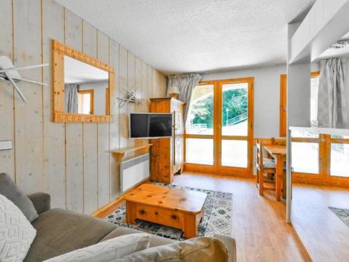 Courchevel Apartment | Appartement rénové près des pistes avec terrasse, ski, parking et cuisine équipée - FR-1-514-48