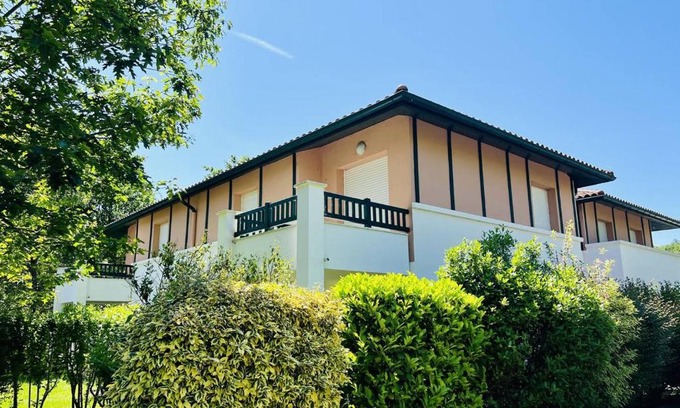 Cambo-les-Bains Apartment | Appartement T2 avec Piscine, Proche Thermes, Parking Souterrain et Terrasse - Cambo-les-Bains - FR-1-495-72