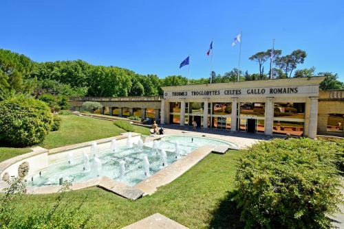 Greoux-les-Bains Apartment | Appartement T2 Proche des Thermes - Gréoux-les-Bains
