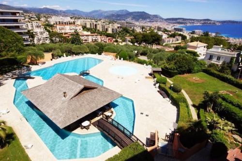 Caucade Apartment | appartement terrasse Nice , chambre , La piscine