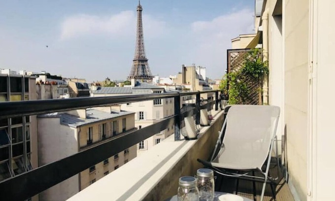 7th Arrondissement Apartment | Appartement vue Tour Eiffel Avec Terrasse