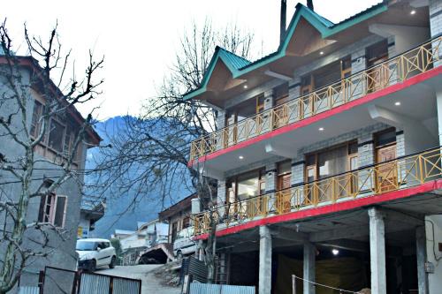 Old Manali Hotel | Apple Field House