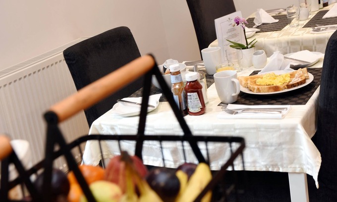 Tadley Bed & Breakfast | Apple Tree Place B&B