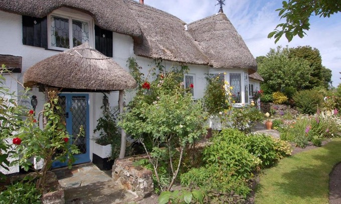 Liverton House | Appletree Cottage