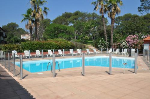Mouans-Sartoux Apartment | Appt Studio avec Balcon Parking privé, Piscine, proche Golf St Donat