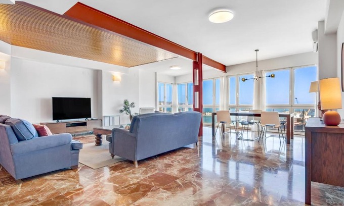 Ensanche Centro Apartment | Apt Alameda de Colon Solo Familias