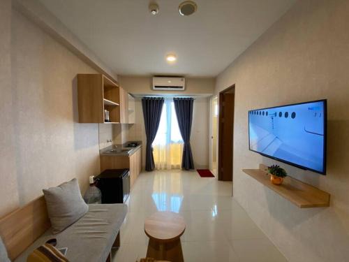 East Jakarta Apartment | Apt Oak Tower 2BR with Wi-Fi & Pool by Damaresa