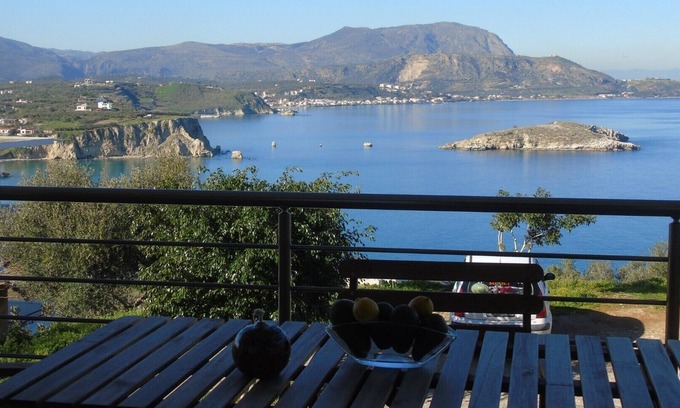 Plaka Apartment | Apt of 170 m2 ★ Sea view ★ Walking to Taverna, Grocery