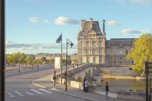 Saint-Thomas-d'Aquin Apartment | Apt vue Louvre et Seine