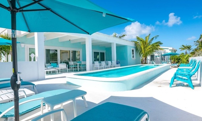 Jimmy Hill Villa | Aqua Dreams, Htd Priv Salt Pool, At Beach, Guest hse, 4 Kng BRs for 12, Lg Spa!