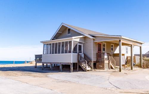 South Nags Head House | Aqua Hol