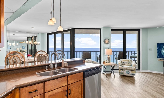 El Centro Beach Condo | Aqua Vista ~ New Listing ~ Fall Dates Available!