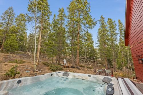 Black Hawk House | Arapaho Forest Lodge w Hot Tub + Trail Access