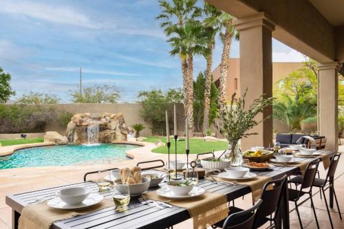 Central Scottsdale Villa | Arcadia by AvantStay Breathtaking Oasis in Scottsdale w Pool Hot Tub Game Room