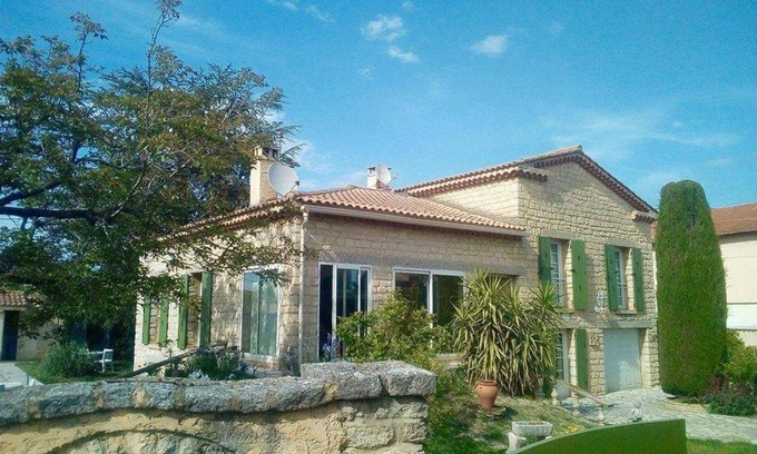 Morieres-les-Avignon House | Architect-designed house in quiet Provence, 10 minutes from Avignon