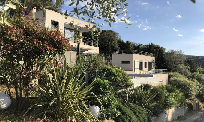 Belvedere-Campomoro Villa | Architect's house unique view of the gulf of VALINCO - Classified Furnished 5 *