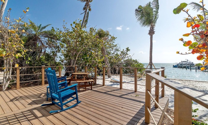 Captiva Cottage | Are you looking for a quaint fishing village in the heart of Captiva Island? - Jensen's Cottage #08