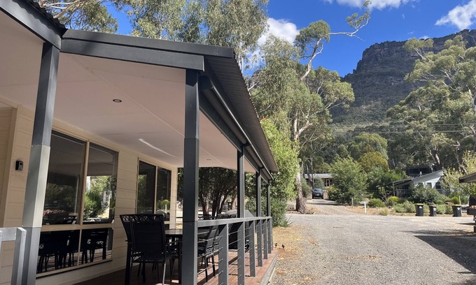 Halls Gap House | Arinya view - Peaceful, Modern & Cozy