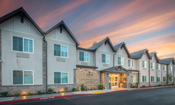 Half Moon Bay Hotel | Aristocrat Hotel, BW Signature Collection