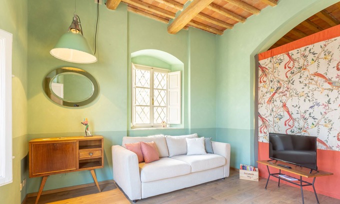 Santa Maria del Giudice Apartment | Aromatic Green House