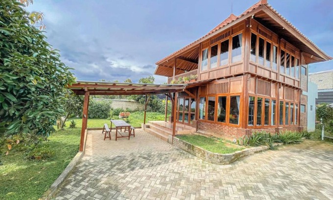 Lembang Villa | Arovala Villa