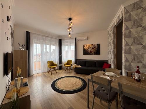 Pecs Apartment | Art-déco