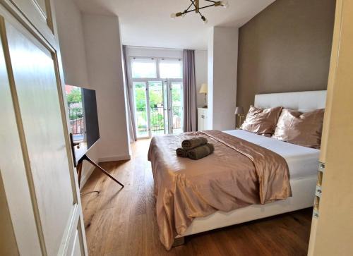 Pisek Apartment | Art Nouveau apartment with garden in Pisek