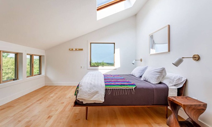 Old Chatham Apartment | Artists’ Hideaway in Old Chatham