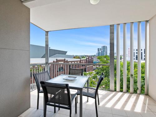 Fortitude Valley Apartment | Artsy Destination Compact & Cosy 2 BR Apart at Valley