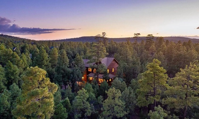 Sierra Pines Cabin | As featured on HGTV's Log Cabin Living!
