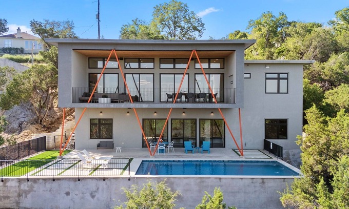 Lago Vista House | As seen on CBS show Staycation -Private Pool, Lake View, Lake Travis, EV charger
