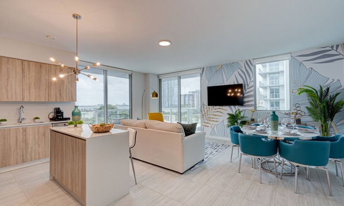 Northeast Miami Apartment | AS717 DESIGN DISTRICT, LUXURY BAYVIEW