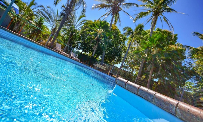 Karumba Hotel | Ash's Holiday Units & Cafe