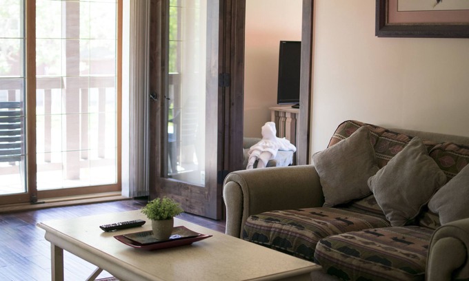 Waterton Park Hotel | Aspen Village Inn