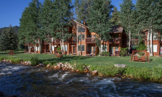 Fall River Estates Hotel | Aspen Winds on Fall River