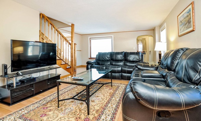 Northrup House | Aster house-4 BR-1.5 Bath;2 miles to Mayo Clinic-Mayo Patient Furnished Home