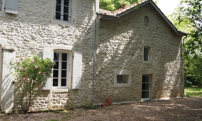 Saint Nazaire sur Charente House | At the "Gite de la Gloriette" in the Charente Estuary