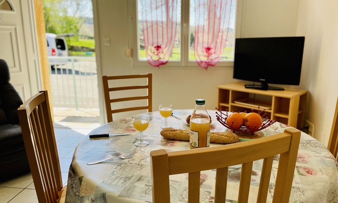 Forges-les-Bains Apartment | Athos: Apartment 300 meters from the spa (free parking)