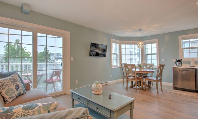 Old Orchard Beach Condo | Atlantic Ocean Suites - Sand Dune Suite 11 (1 Bedroom)
