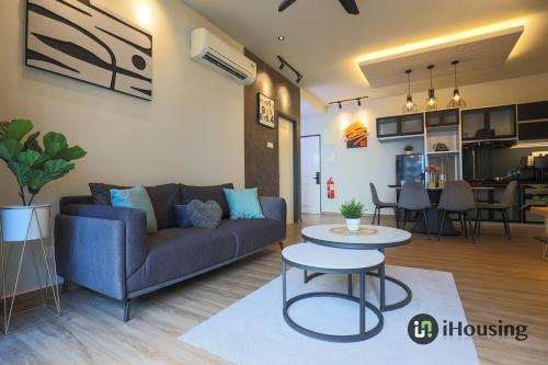 Malacca City Apartment | Atlantis 65' TV Gigantic Pool View 3107 iHousing