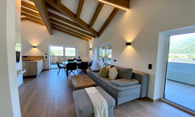 Saalfelden am Steinernen Meer Apartment | Attic Apartment in Saalfelden near Ski Slopes