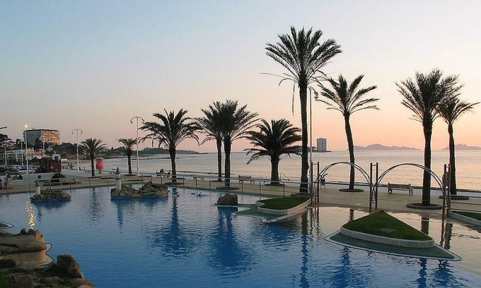 Alcabre Apartment | Attic Samil 3 Bedroom in front of the Beach