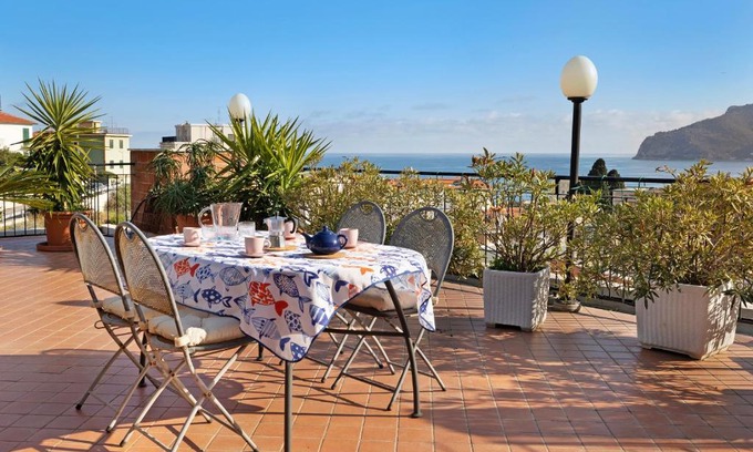 Spotorno Apartment | Attico Cielo e mare
