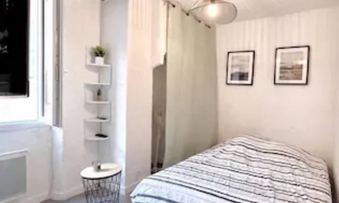 La Roquebrussanne Apartment | Atypical Studio