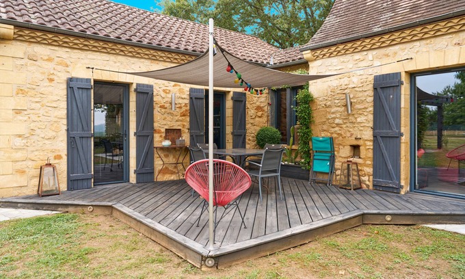 Vitrac House | Au Bout du Chemin – Charming House with View of Montfort Castle