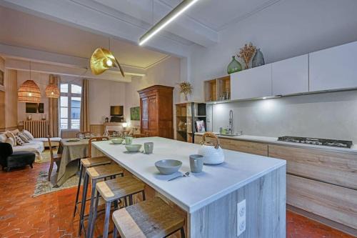 Avignon City Centre Apartment | Au cœur d'Avignon - 2 mins du Palais - Terrasse isolée