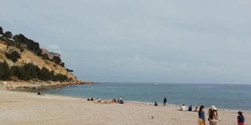 Cassis Apartment | Au calme, 200m du centre T2 avec balcon et parking