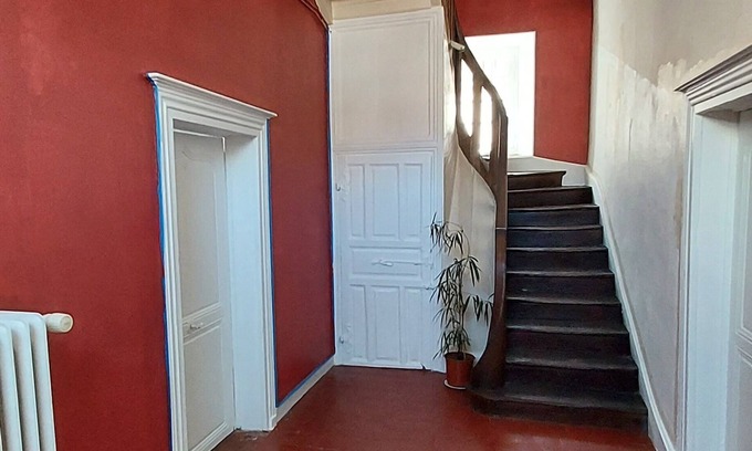 Chateaumeillant Apartment | au Coeur du Vignoble, Dans une Demeure de 1780, Appartement 4 Pièces vue Chateau